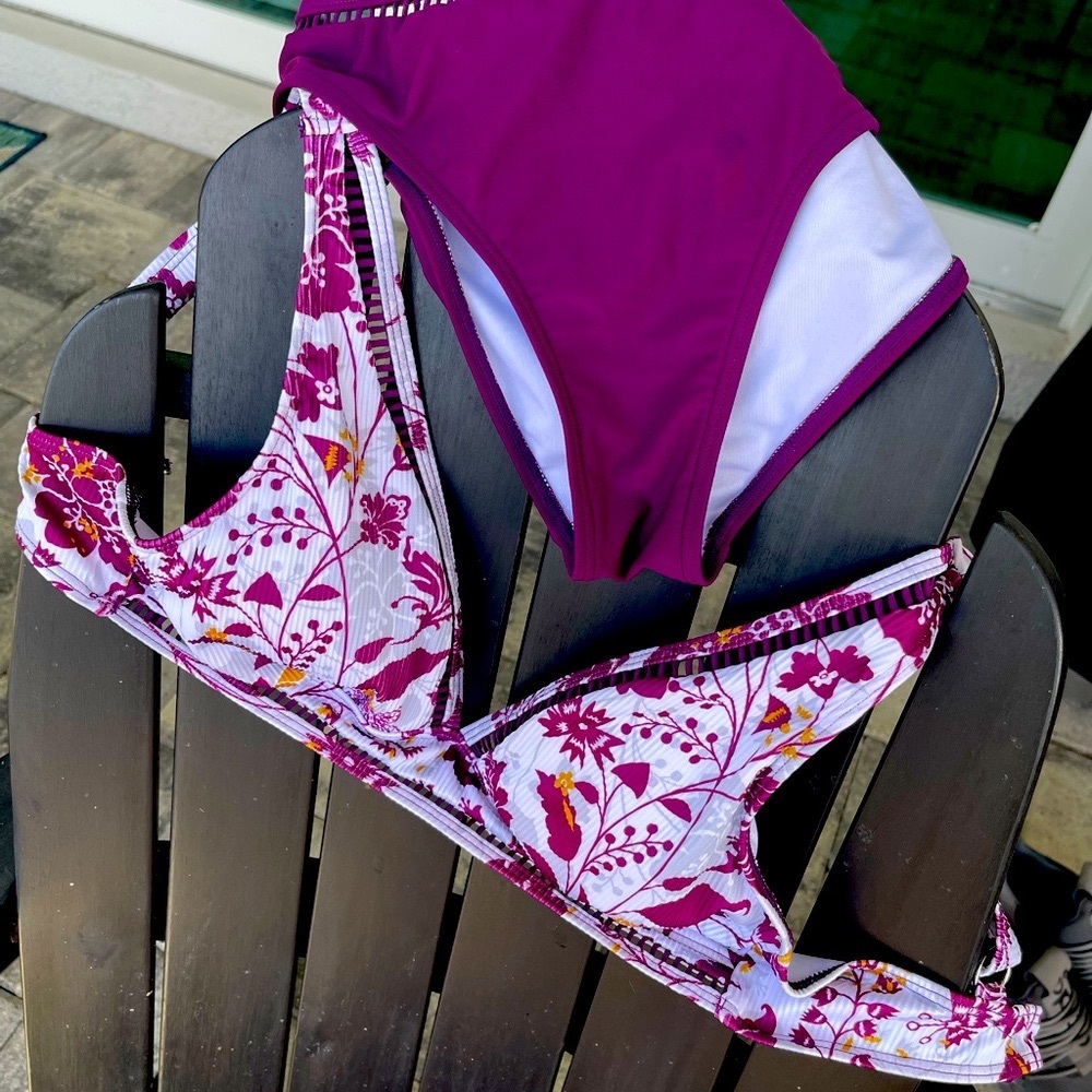 Cupshe Burgundy and White Floral Bikini